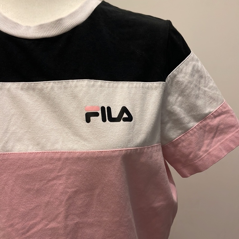 ⭐ $5 ⭐ FILA Pink Stripe Logo T-Shirt Size Medium